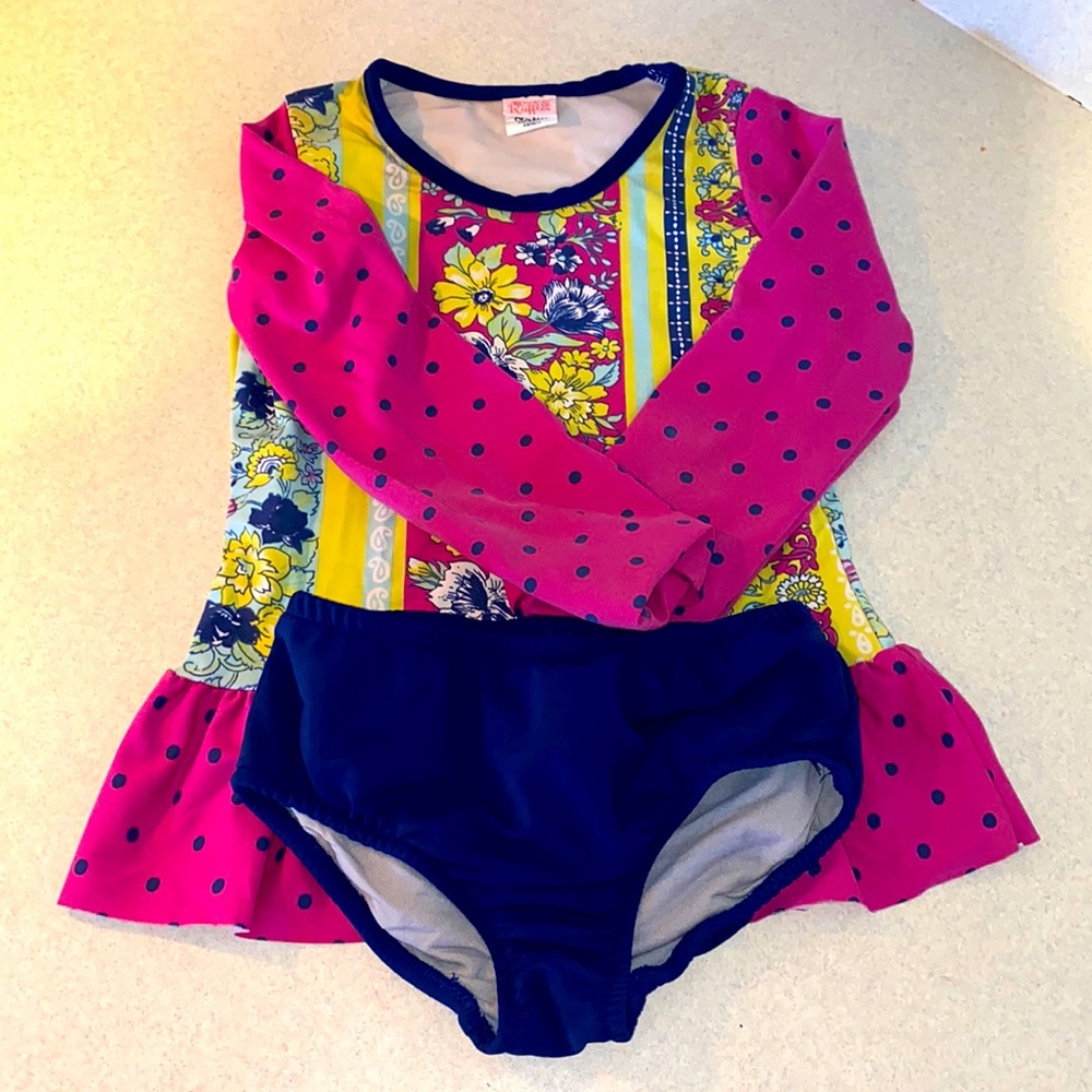 Ricrac ruffles swim suit size 5